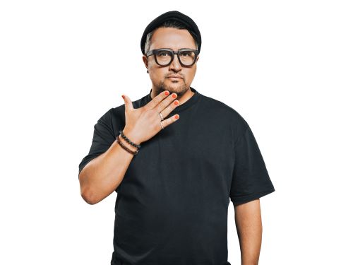 Bülent Özdemir, Global Brand Director of the essence brand. 